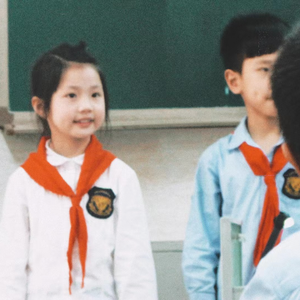 校草公交车被多人伦㢨
